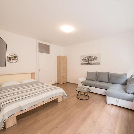 Aurora Apartment Zara Esterno foto